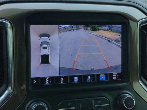 Used 2021 Chevrolet Silverado 1500 High Country w/ Technology Package AWD/4WD image 26