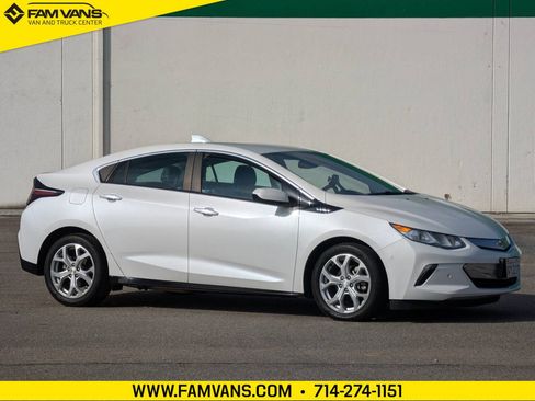 Used 2018 Chevrolet Volt Premier w/ Driver Confidence Package image 1