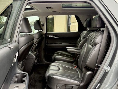 Used 2021 Hyundai Palisade Limited FWD image 6