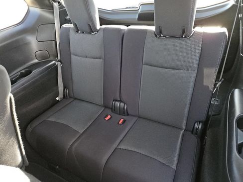 Used 2020 Nissan Pathfinder SV FWD image 29