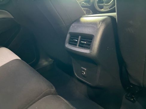 Used 2023 Chevrolet Equinox LT w/ Driver Convenience Package image 96