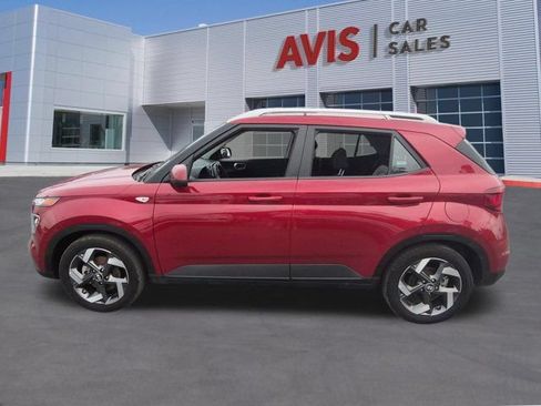 Used 2025 Hyundai Venue SEL FWD image 10
