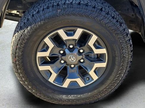 Used 2023 Toyota Tacoma TRD Off-Road image 9