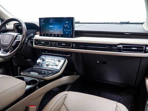 Used 2023 Lincoln Nautilus Reserve AWD/4WD image 19
