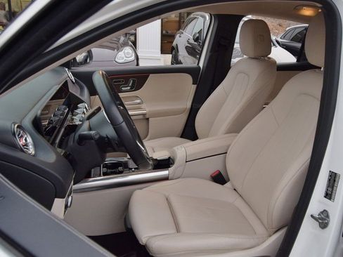 Used 2021 Mercedes-Benz GLA 250 4MATIC image 16