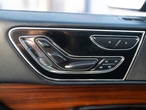 Used 2018 Lincoln Navigator Reserve w/ Technology Package image 21