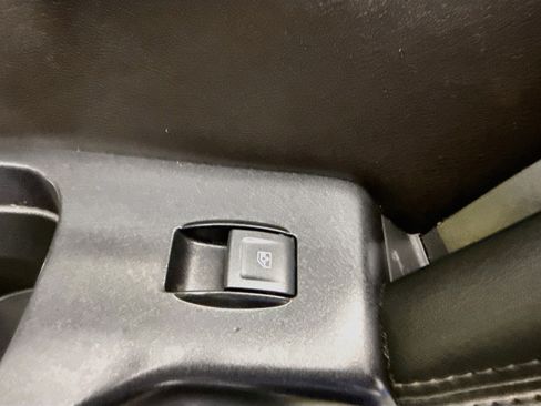 Used 2018 GMC Yukon Denali RWD image 30