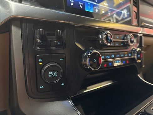 Used 2022 Ford F150 Lariat AWD/4WD image 12