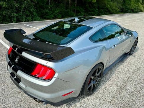 Used 2020 Ford Mustang Shelby GT500 w/ Carbon Fiber Track Pack RWD image 18