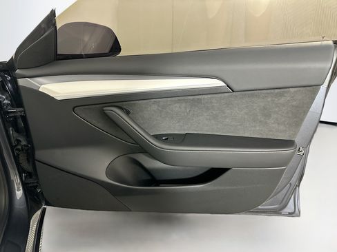 Used 2023 Tesla Model 3 Standard Range RWD image 31