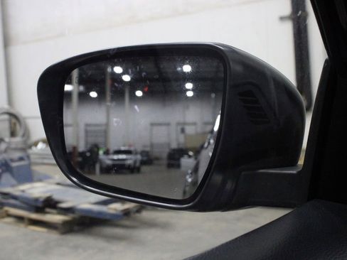 Used 2020 Nissan Rogue SV image 34