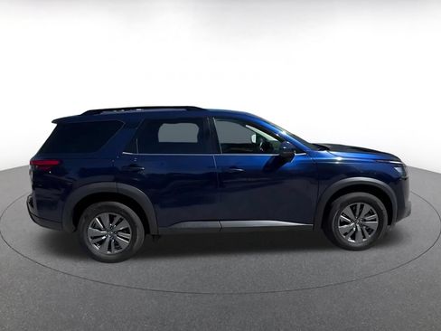 Used 2025 Nissan Pathfinder SV AWD/4WD image 13