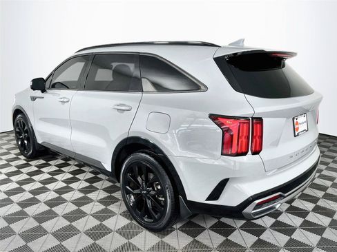 Certified 2022 Kia Sorento SX FWD image 7