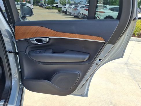 Used 2024 Volvo XC90 B6 Plus AWD/4WD image 22