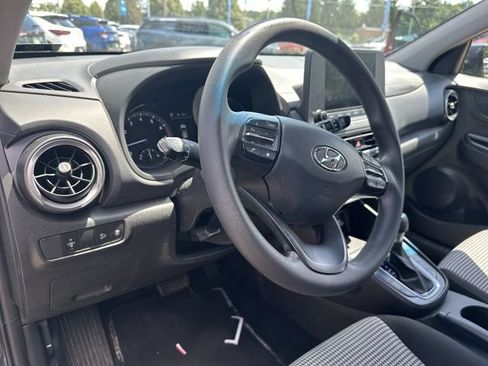 Used 2022 Hyundai Kona SE FWD image 13