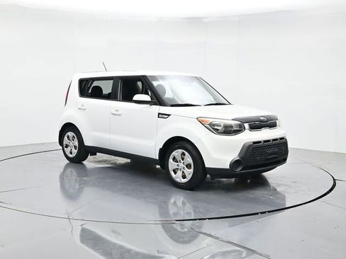 Used 2015 Kia Soul FWD image 1