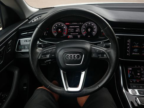 Used 2022 Audi Q8 Premium Plus image 16