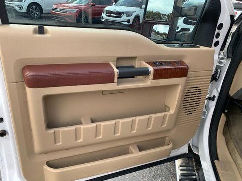 Used 2011 Ford F250 King Ranch w/ King Ranch w/Chrome Pkg image 11