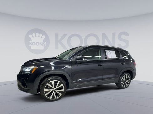 Used 2024 Volkswagen Taos SE FWD image 5