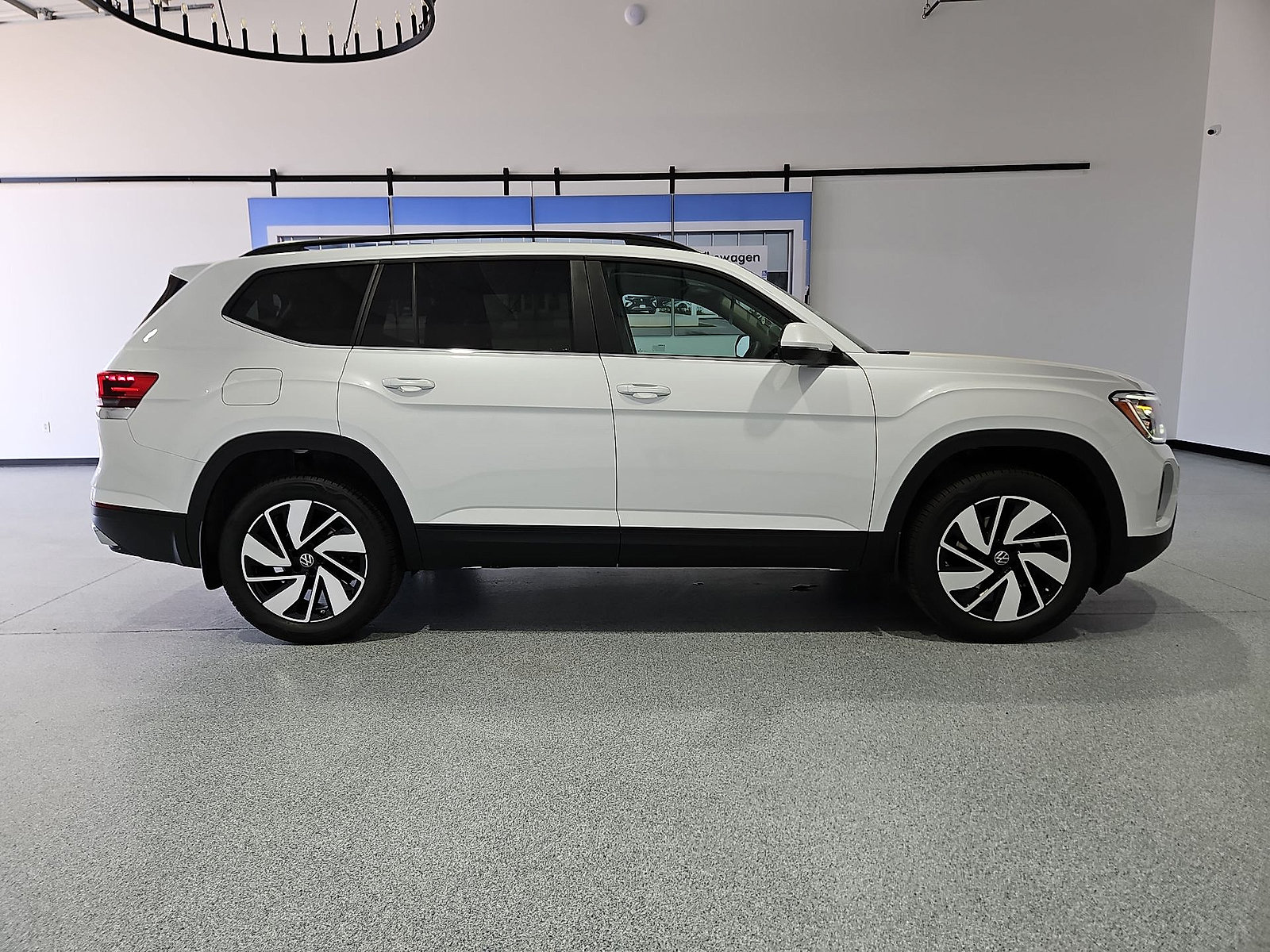 New 2026 Volkswagen Atlas SE FWD image 10