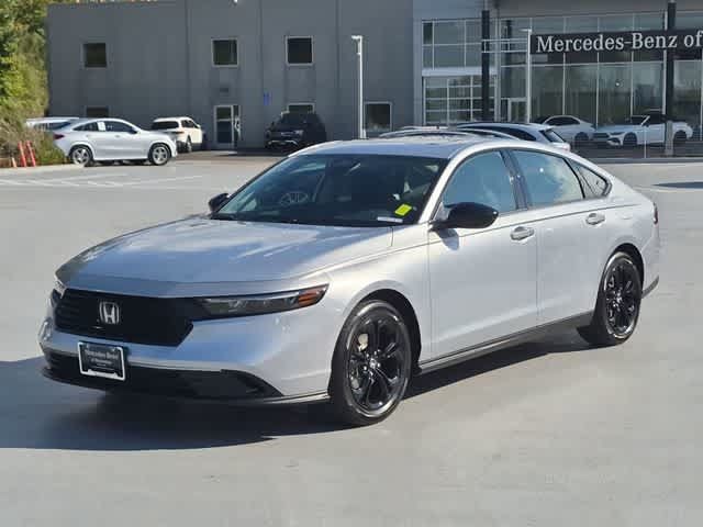 Used 2025 Honda Accord SE image 4