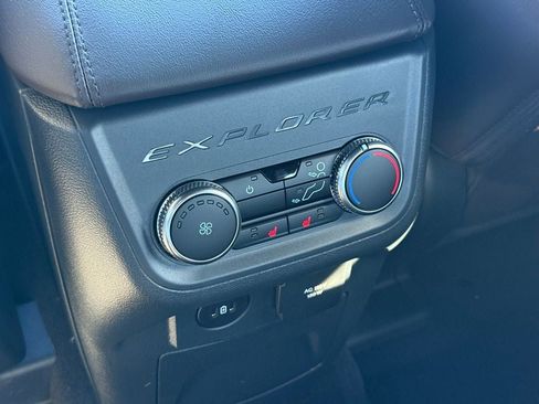 New 2026 Ford Explorer Platinum image 12