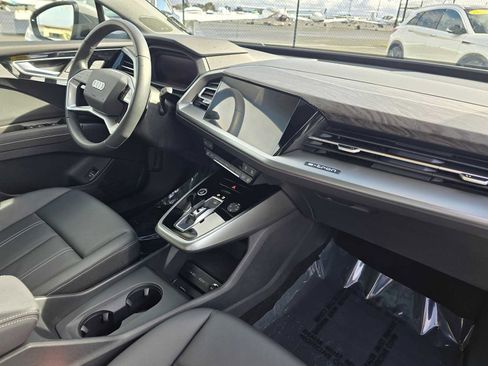 Used 2025 Audi Q4 e-tron Premium Plus w/ Premium Plus image 13