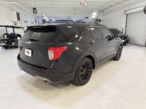 Used 2022 Ford Explorer Limited w/ Equipment Group 301A image 5