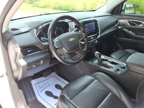 Used 2021 Chevrolet Traverse LT w/ LT Premium Package AWD/4WD image 27