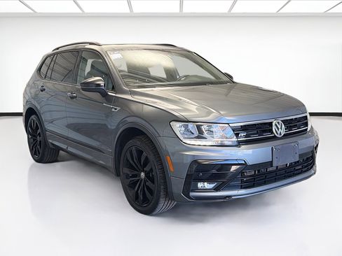 Used 2020 Volkswagen Tiguan SE R-Line image 3