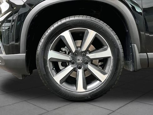 Used 2024 Honda Pilot Touring image 21