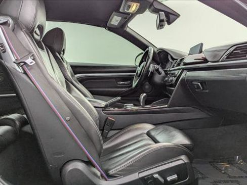 Used 2020 BMW M4 Convertible w/ Competition Package image 21