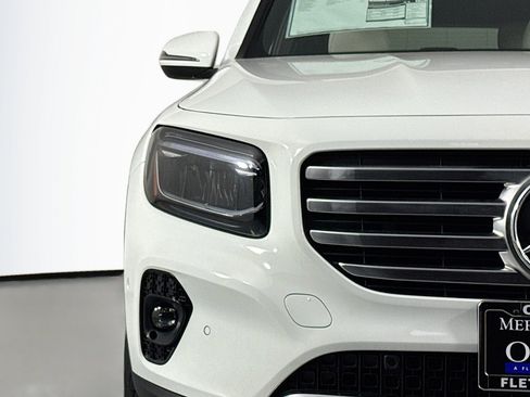 New 2025 Mercedes-Benz GLB 250 image 13