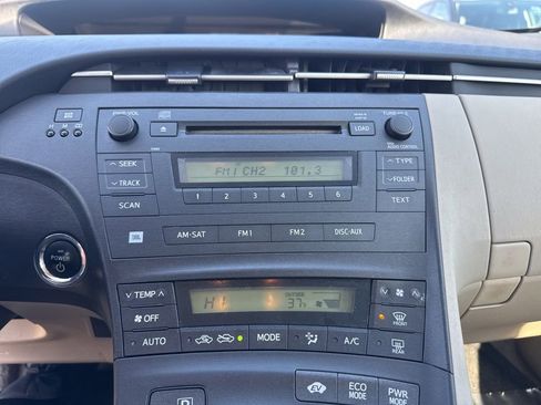 Used 2010 Toyota Prius Five image 16