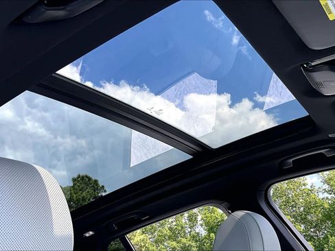 Used 2024 BMW X5 sDrive40i w/ M Sport Package image 14