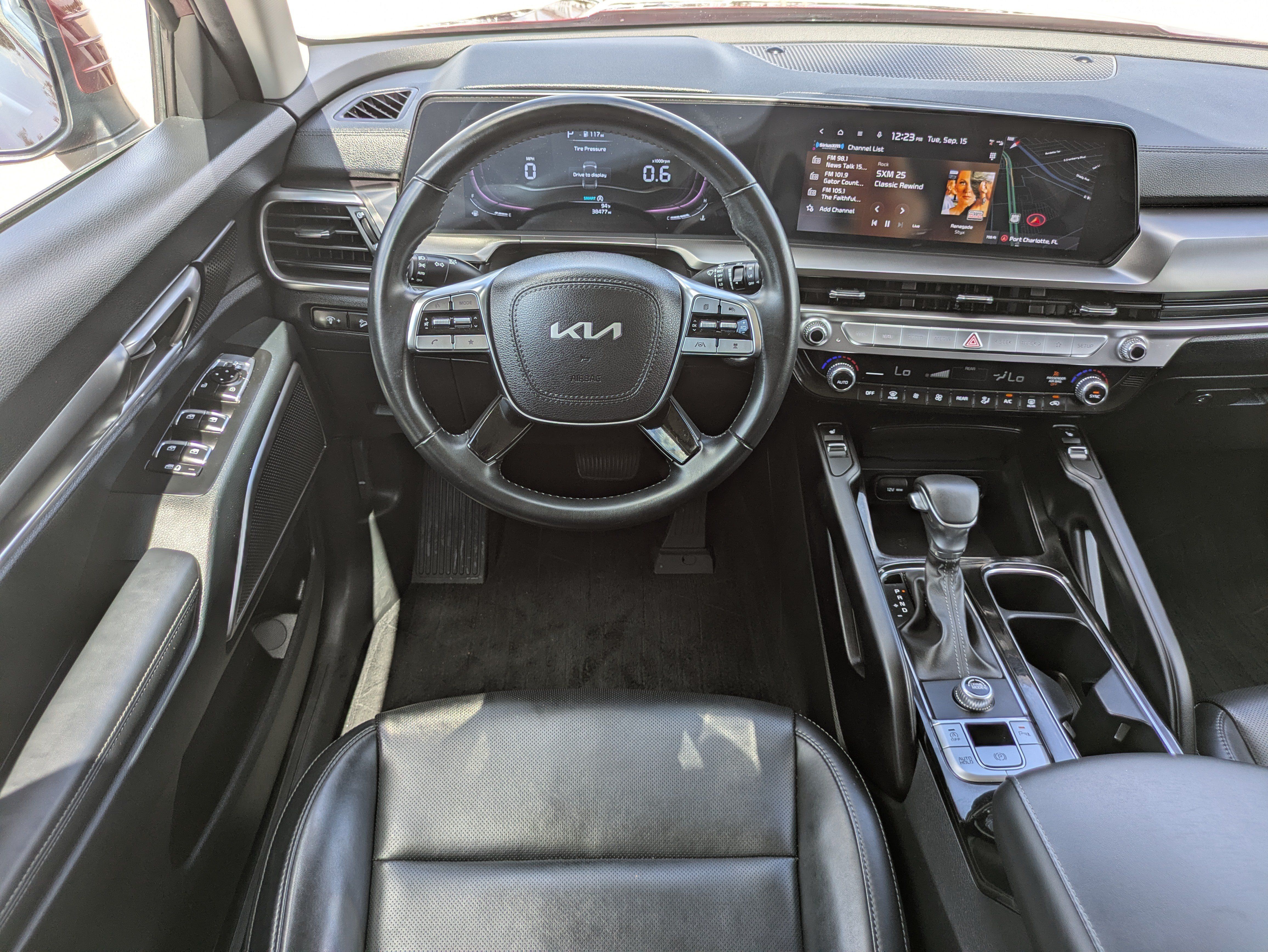 Certified 2024 Kia Telluride S w/ S Sunroof Package FWD image 16