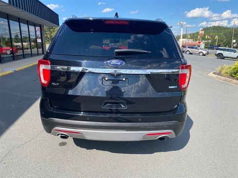 Used 2016 Ford Explorer XLT w/ Equipment Group 202A AWD/4WD image 5