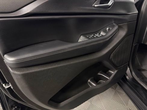 Used 2025 Jeep Grand Cherokee Altitude image 25