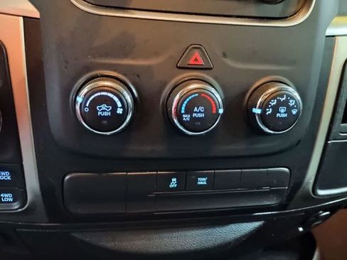 Used 2019 RAM 1500 Classic SLT AWD/4WD image 13