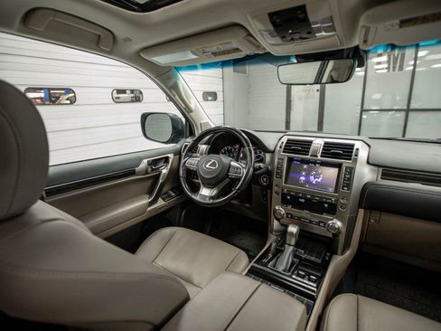 Used 2021 Lexus GX 460 Premium w/ Premium Package image 17