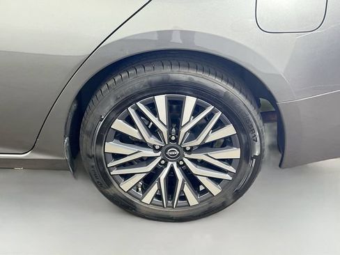 Used 2023 Nissan Altima 2.5 SV FWD image 28