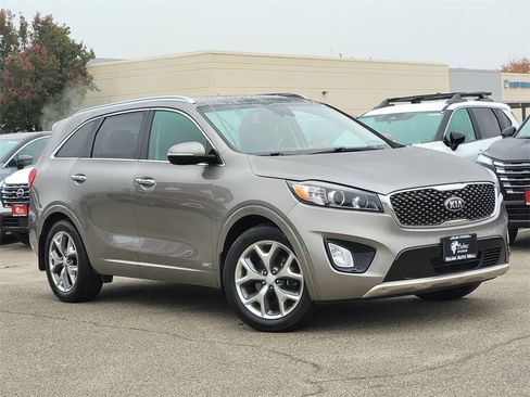 Used 2018 Kia Sorento SX image 2