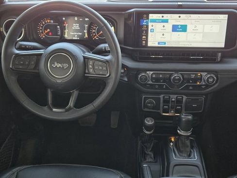 Certified 2025 Jeep Gladiator Sport AWD/4WD image 34