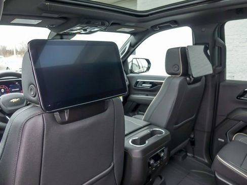 New 2026 Chevrolet Suburban Premier AWD/4WD image 21