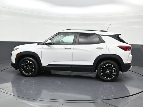 Used 2021 Chevrolet TrailBlazer LT w/ Convenience Package image 2