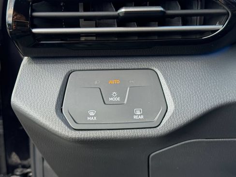 Used 2023 Volkswagen ID.4 Pro RWD image 22