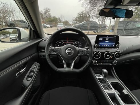 Used 2024 Nissan Sentra SV image 11