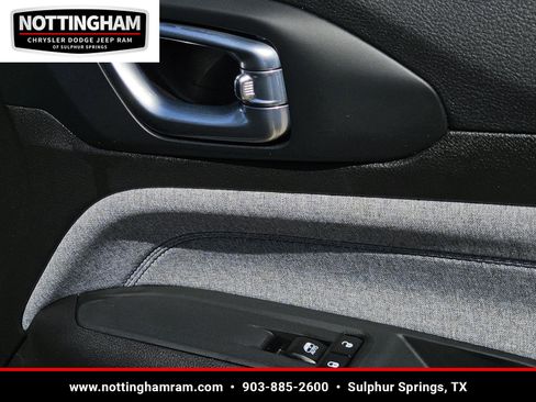 Used 2024 Jeep Compass Sport image 32