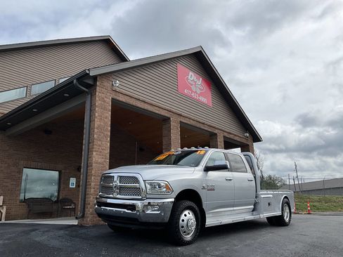 Used 2018 RAM 3500 Laramie image 28