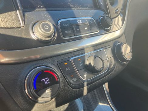 Used 2017 Chevrolet Impala LT image 20